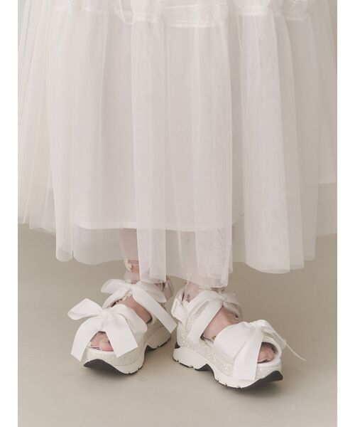 merry jenny(メリージェニー)の「glitterリボンスニーカーサンダル(サンダル・レディース・アイボリー/ブラック・LARGE/MEDIUM/SMALL)」の9枚目の写真