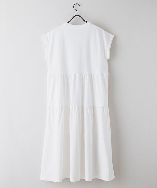 JEANS MATE（ジーンズメイト）の「【UNDER WRAPS/アンダーラップス】ティアードノースリーブマキシワンピース（ワンピース・レディース・アイボリー/ブラック/ホワイト・MEDIUM/LARGE）」の5枚目の写真