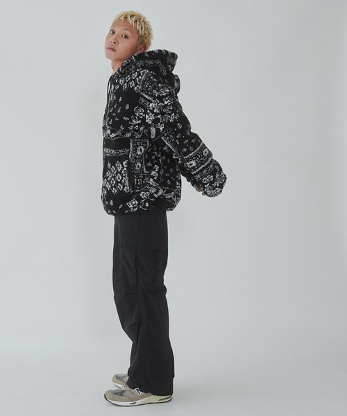 WEGO（ウィゴー）の「WEGO/ボアパターンフードブルゾン（ブルゾン・メンズ・ブラック/ホワイト・MEDIUM/LARGE）」の4枚目の写真