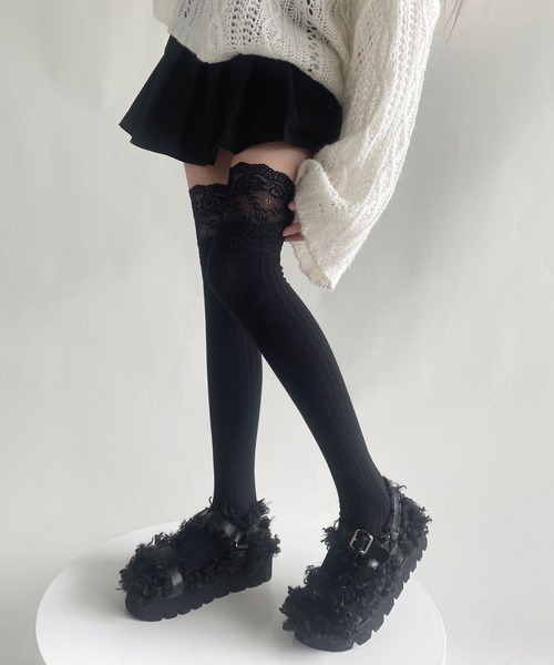 Nia（ニア）の「Nia(ニア)/レースドッキング　ニーハイソックス（ソックス/靴下・レディース・ブラック/グレー/ブラウン/ホワイト/ダークグレー・FREE）」の3枚目の写真