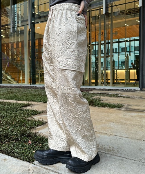 uyu.(ウユ)の「フクレジャガードカーゴパンツ(カーゴパンツ・レディース・ブラック/ブルー/ベージュ系・FREE)」の20枚目の写真