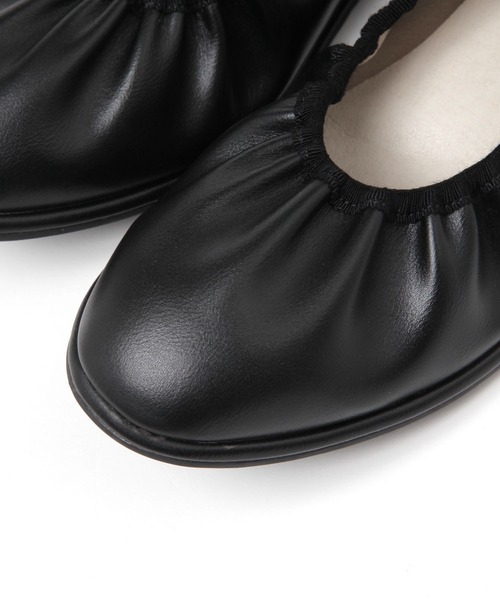 studio CLIP（スタディオクリップ）の「軽らくギャザーパンプス（パンプス・レディース・アイボリー/ブラック・MEDIUM/LARGE）」の9枚目の写真