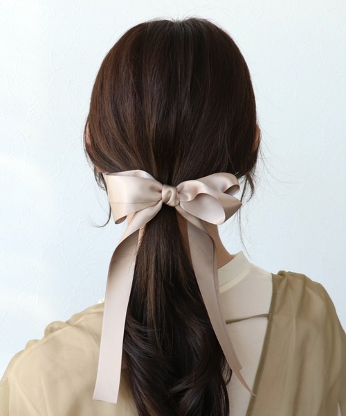 Three Four Time(スリーフォータイム)の「サテンリボンヘアカフ(ヘアゴム・レディース・ブラック/ベージュ・FREE)」の5枚目の写真