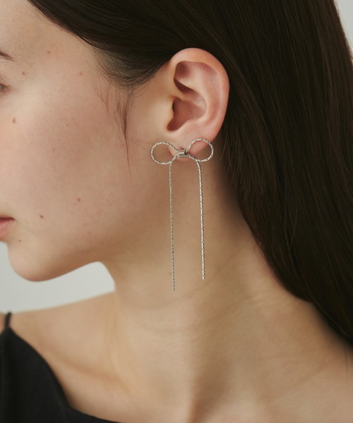 ciite' surgical stainless(シーテサージカルステンレス)の「【 金属アレルギー対応 】 チェーンリボンピアス サージカルステンレス (両耳用)(ピアス(両耳用)・レディース・シルバー/ゴールド・FREE)」の1枚目の写真