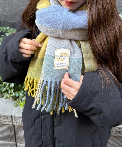 ikka（イッカ）の「ウォッシャブルマルチチェックマフラー（マフラー・レディース・ブルー/イエロー/レッド/ネイビー/ベージュ/グレー/グリーン/ブラック/イエロー系/ブラウン系・FREE）」の9枚目の写真