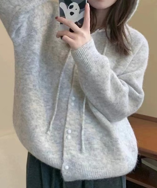 deux amour(ドゥーザムール)の「前ボタンフード付きニットカーディガン(Tシャツ/カットソー・レディース・ベージュ/パープル/レッド/グリーン/グレー・FREE)」の3枚目の写真