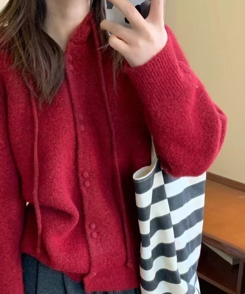 deux amour(ドゥーザムール)の「前ボタンフード付きニットカーディガン(Tシャツ/カットソー・レディース・ベージュ/パープル/レッド/グリーン/グレー・FREE)」の9枚目の写真
