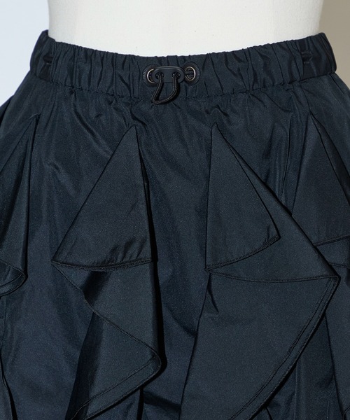 TOGA PULLA/トーガプルラ】Memory taffeta mini skirt/メモリー
