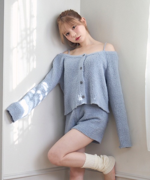 TITTY&CO.(ティティーアンドコー)の「Fluffy Offshoulder Cardigan/フラッフィー オフショルダー カーディガン(ルームウェア/パジャマ・レディース・ホワイト/ライトグレー/ピンク/ブルー/パープル・FREE)」の3枚目の写真