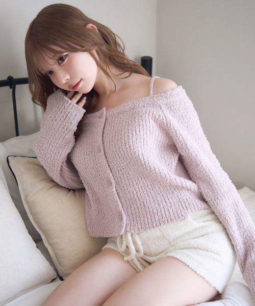 TITTY&CO.(ティティーアンドコー)の「Fluffy Offshoulder Cardigan/フラッフィー オフショルダー カーディガン(ルームウェア/パジャマ・レディース・ホワイト/ライトグレー/ピンク/ブルー/パープル・FREE)」の6枚目の写真