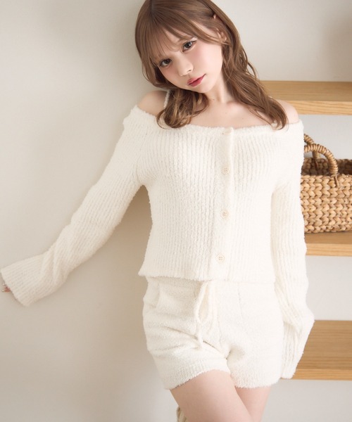 TITTY&CO.(ティティーアンドコー)の「Fluffy Offshoulder Cardigan/フラッフィー オフショルダー カーディガン(ルームウェア/パジャマ・レディース・ホワイト/ライトグレー/ピンク/ブルー/パープル・FREE)」の12枚目の写真