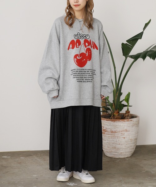 ROOPTOKYO（ループトウキョウ）の「チェリーロゴスウェット ルーズシルエット オーバーサイズ（スウェット・レディース・グレー/ブラック/ホワイト・FREE）」の16枚目の写真