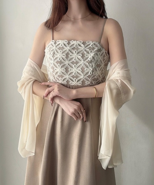 Meiru（メイル）の「フラワーカットビスチェフレアワンピース（ワンピース・レディース・ベージュ/アイボリー/ブラック・SMALL/LARGE/MEDIUM）」の3枚目の写真