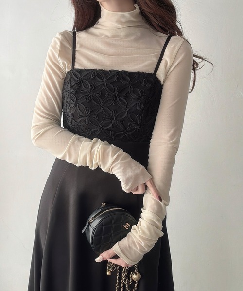 Meiru（メイル）の「フラワーカットビスチェフレアワンピース（ワンピース・レディース・ベージュ/アイボリー/ブラック・SMALL/LARGE/MEDIUM）」の2枚目の写真