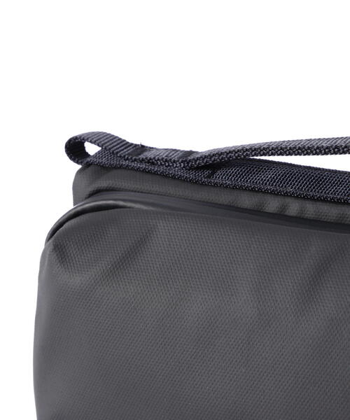 Topologie（トポロジー）の「Topologie/トポロジー Bottle Sacoche MEDIUM DRY　ボトルサコッシュ【バッグ単体】（ショルダーバッグ・メンズ・ブラック・FREE）」の20枚目の写真