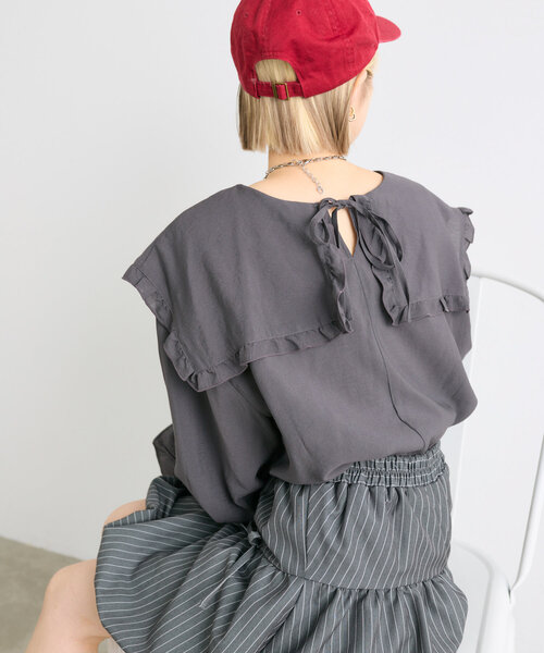 w closet(ダブルクローゼット)の「【2WAY】衿フリルブラウス(シャツ/ブラウス・レディース・チャコールグレー/ピンク/オフホワイト・FREE)」の21枚目の写真