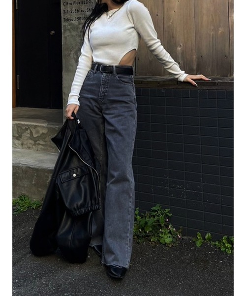 EVRIS（エヴリス）の「【ハイウエスト/セルフカット】シンプルワイドデニムパンツ（デニムパンツ・レディース・インディゴブルー/ブラック/ライトブルー・SMALL/MEDIUM）」の4枚目の写真