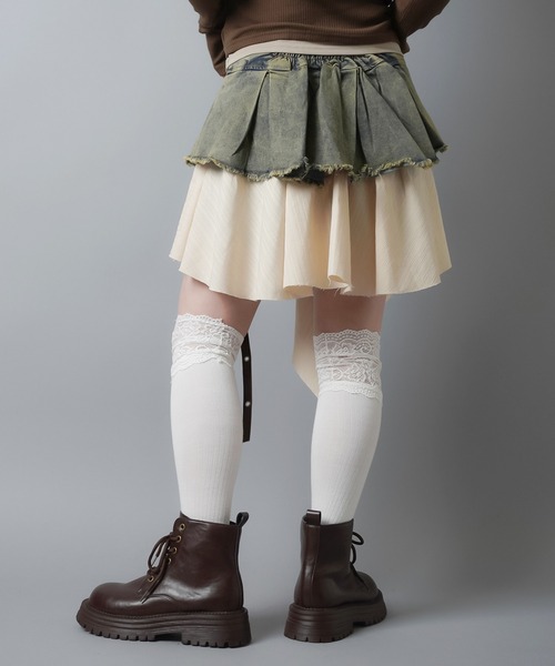 SPINNS（スピンズ）の「＼激バズ中！／異素材レイヤードの主役級イレヘムスカート/インナーパンツ付き（デニムスカート・レディース・ブルー/ブラック/ダークブルー・ONESIZE）」の4枚目の写真