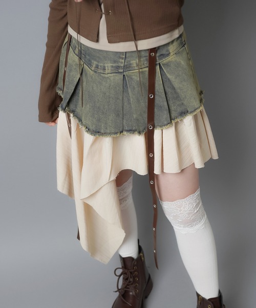 SPINNS（スピンズ）の「＼激バズ中！／異素材レイヤードの主役級イレヘムスカート/インナーパンツ付き（デニムスカート・レディース・ブルー/ブラック/ダークブルー・ONESIZE）」の6枚目の写真