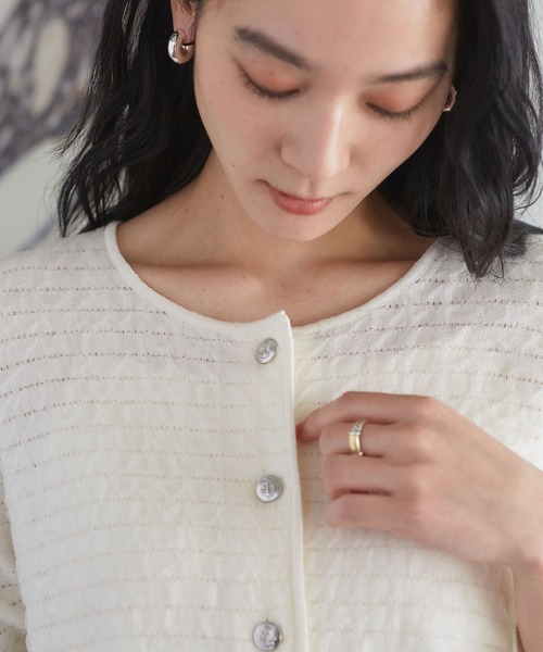 VIS（ビス）の「オーガンジーメタルボタンニットカーディガン（カーディガン/ボレロ・レディース・ホワイト/グレー/キナリ・FREE）」の2枚目の写真
