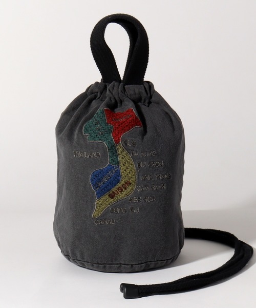 HOUSTON（ヒューストン）の「【HOUSTON/ヒューストン】EMB PIGMENT EFFECT BAG(TIGER) (MAP) /刺繍ピグメントエフェクトバッグ(虎) (マップ)（ショルダーバッグ・メンズ・レッド系/ネイビー系1/ブラック系1/ネイビー系/ブラック系/レッド系1・FREE）」の2枚目の写真
