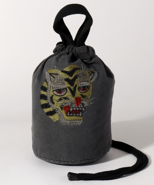 HOUSTON（ヒューストン）の「【HOUSTON/ヒューストン】EMB PIGMENT EFFECT BAG(TIGER) (MAP) /刺繍ピグメントエフェクトバッグ(虎) (マップ)（ショルダーバッグ・メンズ・レッド系/ネイビー系1/ブラック系1/ネイビー系/ブラック系/レッド系1・FREE）」の3枚目の写真