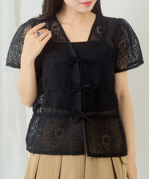 MAGASIN DE MODE Chou Chou(マガジンデモードシュシュ)の「【MAGASIN DE MODE Chou Chou】レースシャーリングブラウス DTK※(シャツ/ブラウス・レディース・ブルー/アイボリー/ブラック・FREE)」の1枚目の写真
