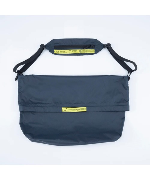 GLOBAL FORME CONCRETE（グローバルフォルムコンクリート）の「【WEEKEND(ER)】LW PACKABLE S（ショルダーバッグ・メンズ・オレンジ/ネイビー・S）」の6枚目の写真