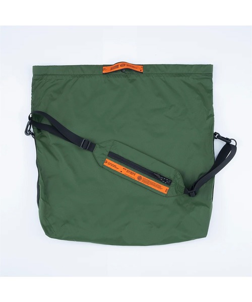 GLOBAL FORME CONCRETE（グローバルフォルムコンクリート）の「【WEEKEND(ER)】LW PACKABLE S（ショルダーバッグ・メンズ・オレンジ/ネイビー・S）」の8枚目の写真
