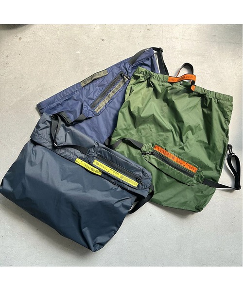 GLOBAL FORME CONCRETE（グローバルフォルムコンクリート）の「【WEEKEND(ER)】LW PACKABLE S（ショルダーバッグ・メンズ・オレンジ/ネイビー・S）」の16枚目の写真