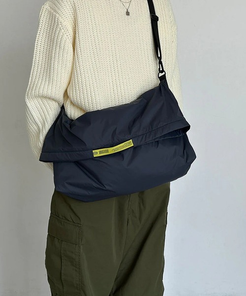 GLOBAL FORME CONCRETE（グローバルフォルムコンクリート）の「【WEEKEND(ER)】LW PACKABLE S（ショルダーバッグ・メンズ・オレンジ/ネイビー・S）」の21枚目の写真