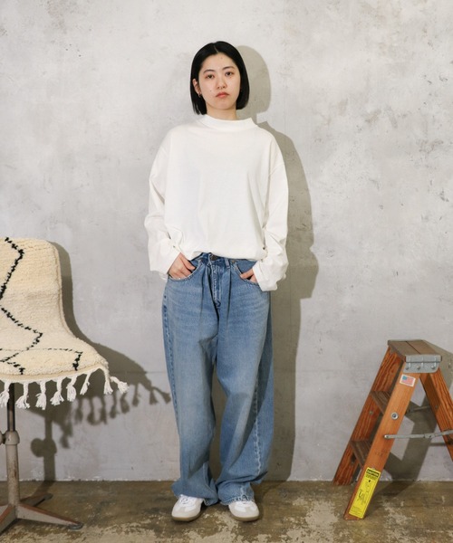 HARVESTY(ハーベスティ)の「HARVESTY / ハーベスティー MOCK NECK EGG L/S TEE (A52503) エッグTシャツ モックネック ビッグシルエット 長袖Tシャツ(Tシャツ/カットソー・レディース・ブラック/ワイン/オフホワイト/ブルー・1)」の6枚目の写真
