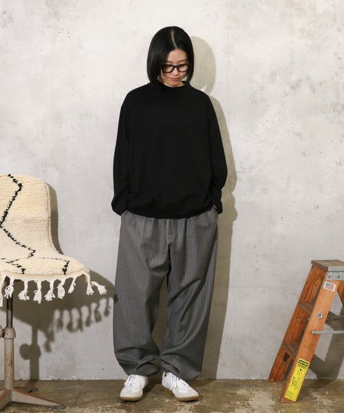 HARVESTY(ハーベスティ)の「HARVESTY / ハーベスティー MOCK NECK EGG L/S TEE (A52503) エッグTシャツ モックネック ビッグシルエット 長袖Tシャツ(Tシャツ/カットソー・レディース・ブラック/ワイン/オフホワイト/ブルー・1)」の9枚目の写真