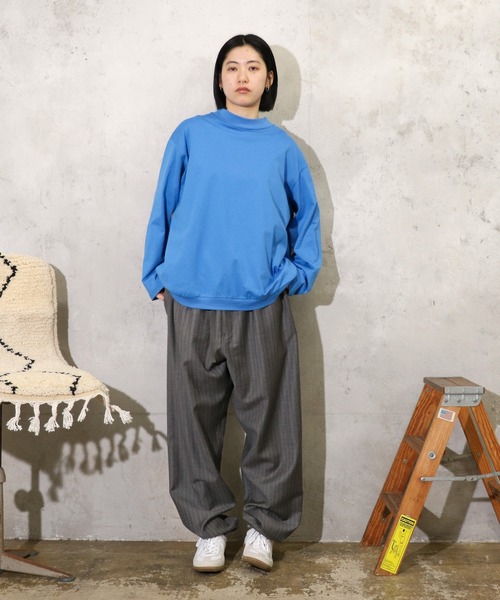 HARVESTY(ハーベスティ)の「HARVESTY / ハーベスティー MOCK NECK EGG L/S TEE (A52503) エッグTシャツ モックネック ビッグシルエット 長袖Tシャツ(Tシャツ/カットソー・レディース・ブラック/ワイン/オフホワイト/ブルー・1)」の12枚目の写真
