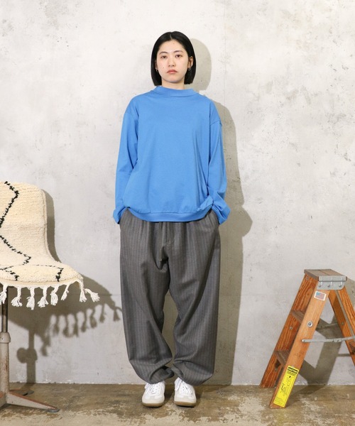 HARVESTY(ハーベスティ)の「HARVESTY / ハーベスティー MOCK NECK EGG L/S TEE (A52503) エッグTシャツ モックネック ビッグシルエット 長袖Tシャツ(Tシャツ/カットソー・レディース・ブラック/ワイン/オフホワイト/ブルー・1)」の13枚目の写真