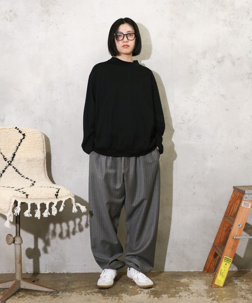 HARVESTY(ハーベスティ)の「HARVESTY / ハーベスティー MOCK NECK EGG L/S TEE (A52503) エッグTシャツ モックネック ビッグシルエット 長袖Tシャツ(Tシャツ/カットソー・レディース・ブラック/ワイン/オフホワイト/ブルー・1)」の16枚目の写真