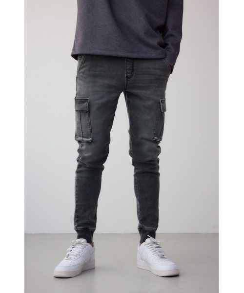 AZUL by moussy（アズールバイマウジー）の「AZUL DENIM カーゴジョグ（デニムパンツ・メンズ・ブラック/ブルー・SMALL/MEDIUM/LARGE）」の2枚目の写真