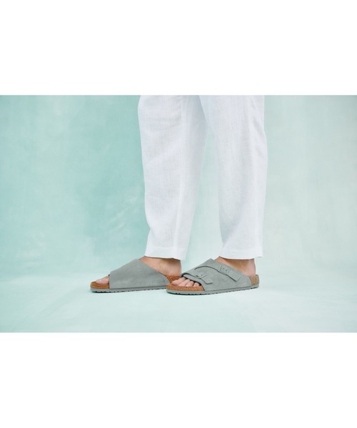 BIRKENSTOCK（ビルケンシュトック）の「Zurich / チューリッヒ スエードレザー Pure Sage 【ナロー幅】 UNISEX（サンダル・レディース・セージグリーン・36(23cm)/38/24.5cm/39.0/25㎝/37(24cm)/35(22.5㎝)）」の9枚目の写真