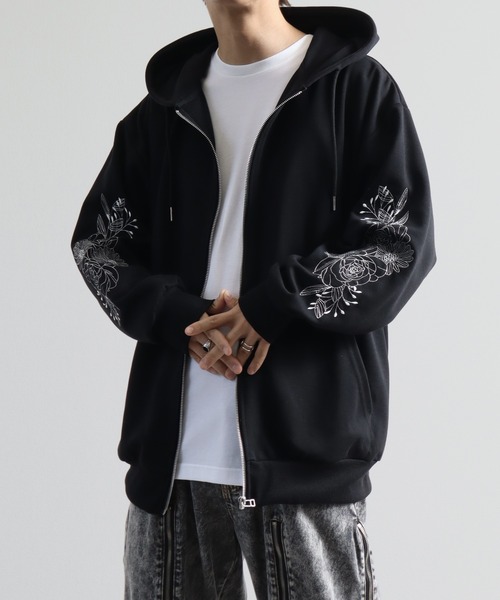 Art re A select（アトリエセレクト）の「フラワースリーブ刺繍 エアリーポンチ ジップアップパーカー（パーカー・メンズ・ブラック/グレー・M/L）」の2枚目の写真