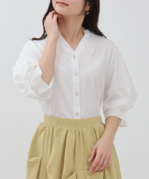 TRUDEA（トルディア）の「ボリュームスリーブスキッパーブラウス（シャツ/ブラウス・レディース・ホワイト/ラベンダー/ホワイト×ブルー/ピンクベージュ・MEDIUM/LARGE）」の9枚目の写真