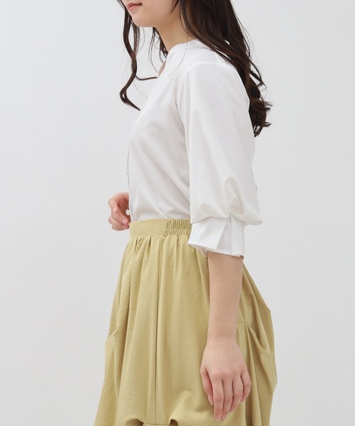 TRUDEA（トルディア）の「ボリュームスリーブスキッパーブラウス（シャツ/ブラウス・レディース・ホワイト/ラベンダー/ホワイト×ブルー/ピンクベージュ・MEDIUM/LARGE）」の10枚目の写真