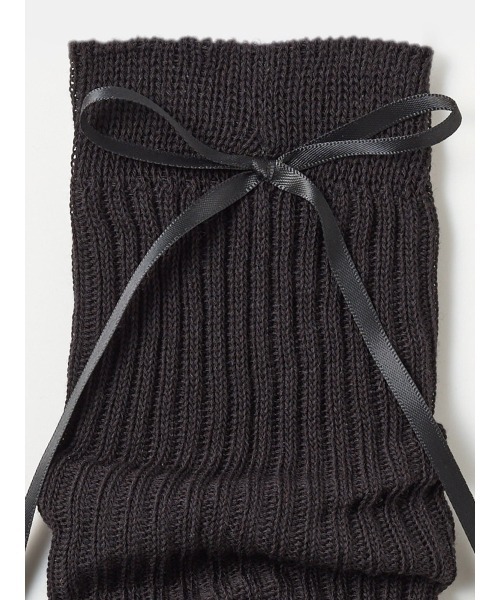 tutuanna（チュチュアンナ）の「綿混リボン付きリブレッグウォーマー45cm（レッグウォーマー・レディース・ブラック/オフホワイト・フリー）」の4枚目の写真