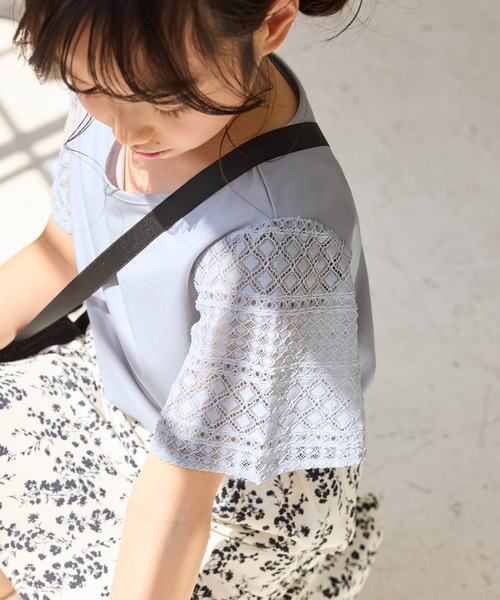 ROPE' PICNIC(ロペピクニック)の「【KIDS/キッズ】【UVカット・接触冷感】レースドッキングフレアスリーブトップス/リンクコーデ(Tシャツ/カットソー・キッズ・ブラック/ホワイト/サックスブルー・S/M/L)」の3枚目の写真