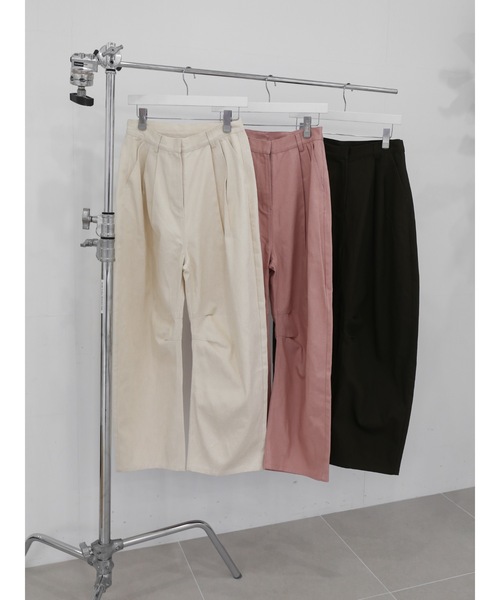 Katrin TOKYO(カトリーントーキョー)の「curved chino pants(チノパンツ・レディース・アイボリー/ダークオリーブ/ピンク・XS/S/M/S-Short)」の6枚目の写真
