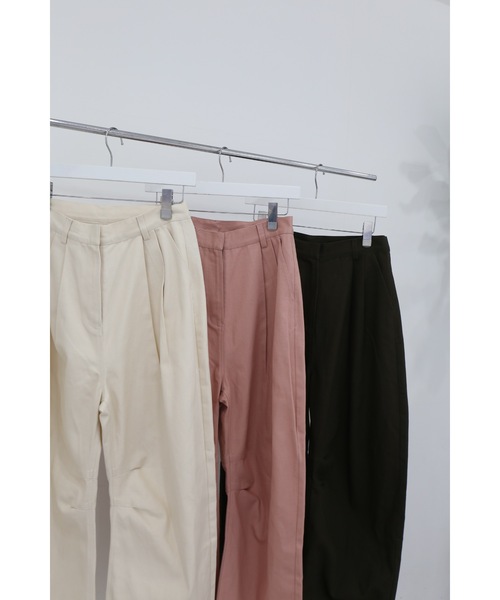 Katrin TOKYO(カトリーントーキョー)の「curved chino pants(チノパンツ・レディース・アイボリー/ダークオリーブ/ピンク・XS/S/M/S-Short)」の7枚目の写真
