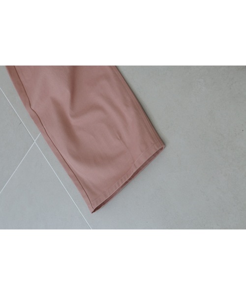 Katrin TOKYO(カトリーントーキョー)の「curved chino pants(チノパンツ・レディース・アイボリー/ダークオリーブ/ピンク・XS/S/M/S-Short)」の12枚目の写真