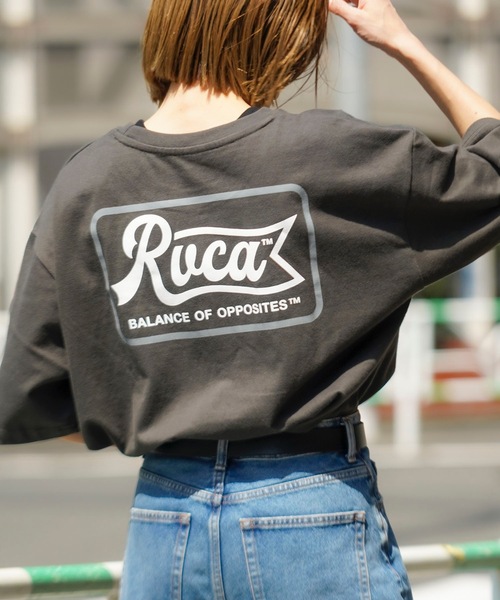 RVCA(ルーカ)の「RVCA メンズ PEN SCRIPT SS Tシャツ 【2025年春夏モデル】/ルーカロゴバックプリント半袖Tシャツ(Tシャツ/カットソー・メンズ・ブラック/グレー系その他/ブラック系その他/グリーン系その他/ホワイト・SMALL/MEDIUM/LARGE/X-LARGE)」の7枚目の写真