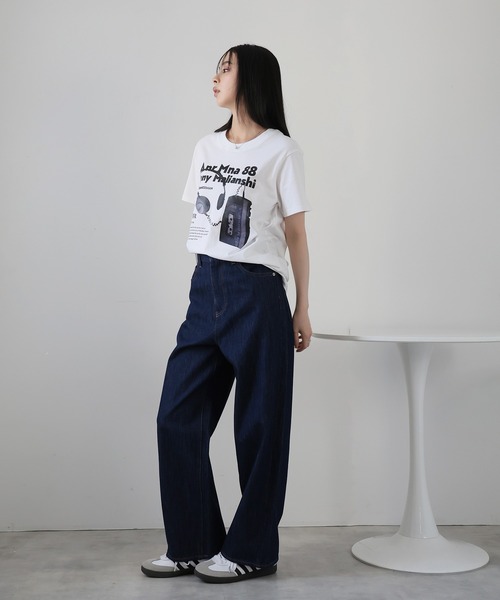 Doula Doula（ドゥーラドゥーラ）の「ストレートデニムワイドパンツ（デニムパンツ・レディース・ブラック/インディゴブルー・マルチサイズ）」の3枚目の写真