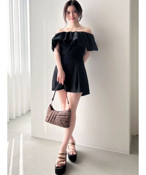 RESEXXY（リゼクシー）の「バルーンオフショルショートコンビネゾン（つなぎ/オールインワン・レディース・ブルー/ブラック/ホワイト・FREE）」の4枚目の写真