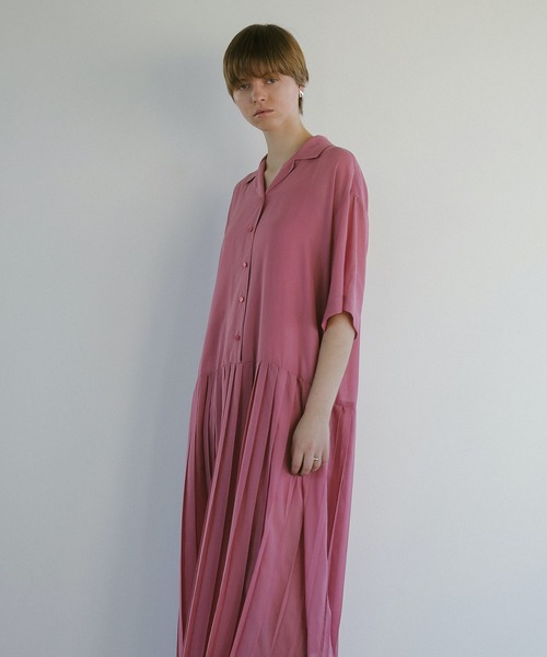 MANOF(マノフ)の「SHEER PLEATS ONE PIECE(ワンピース・レディース・ブラック/ピンク・S/M)」の8枚目の写真